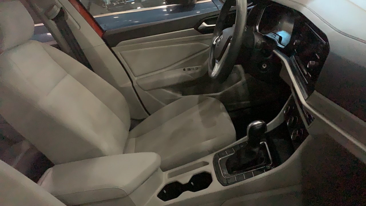 ڤۆڵکسواگن جێتا